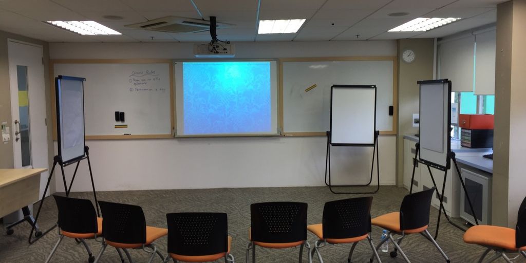 startup advisory board meeting in modern office